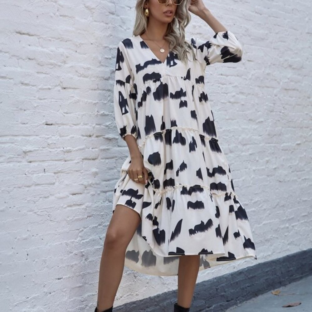 All Over Print V-neck Ruffle Hem Smock Dress - Picture 2 of 7